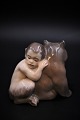 Sjælden Royal Copenhagen porselæns figur af Faun og bjørn.RC# 2868. År 1927.