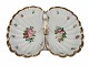 Royal CopenhagenRigt udsmykket cabaretfad med blomster fra 1850-1893