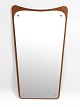 Spejl i teak af dansk design fra 1960erne. 5000m2 udstilling.