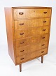 Kommode i teak af dansk design fra 1960erne.5000m2 udstilling.