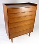 Kommode i teak af dansk design fra 1960erne. 5000m2 udstilling.