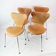 Et Sæt Af 4 Syver Stole - Model 3107 - Patineret Cognac Læder - Arne Jacobsen - Fritz Hansen