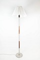 Gulvlampe i palisander og metal, af dansk design fra 1960erne.5000m2 udstilling.
