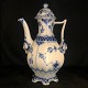 Royal Copenhagen, musselmalet helblonde; Kaffekande og moccakande af porcelæn #1030