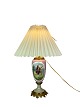 Bordlampe af porcelæn med motiv og bronze fra omkring 1920erne. 