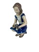 Bing og Grøndahl porcelænsfigur, Pige med due, nr.: 2340.