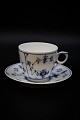 Royal Copenhagen Musselmalet Riflet kaffekop med underkop.RC#1/2162. 1.sort. Kop H:6,5cm. Dia.:7,5cm.