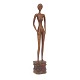 Stor Otto P figur i træSigneret "Otto P" for Otto Pedersen, Odense, 1902-95H: 42cm