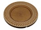 ReliefLille rundt fad med bred kant 19.5 cm.