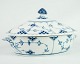 Royal Copenhagen Terrin i musselmalet helblonde model nr. 1/1129. 