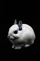 Royal Copenhagen porcelænsfigur af lille kanin.RC#154. 2.sort. H:7cm. L:9cm.