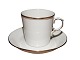 Hvidt med bred guldkantLille espressokop i tyndt porcelæn