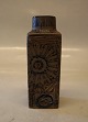 870-3258 Brun firkantet vase 12 cm. Baca, Nils Thorsson Aluminia Baca kunstfajance 
