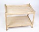 Bakkebord / rullebord i egetræ designet af Hans J. Wegner (1914-2007) udført hos Andreas Tuck.Mål i cm: H:53 B:73 D:48