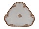 Guldkurv OrnamenterLille trekantet fad 16 cm.