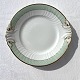 Royal CopenhagenGrün gebogenKuchenform mit GriffenNr. 952/1864* 400 DKK