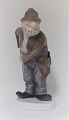 Bing & Grøndahl. Porcelænsfigur. Sofus vagabond. Model 2473. Højde 20. (1 sortering)