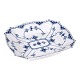 Royal Copenhagen musselmalet helblonde brødbakke. 1. sortering. #420. H: 4cm. L: 26cm. B: 22cm