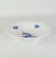 Asian, wavy edge, blue flower plaited, kgl. No. 8009