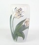 Kongelig porcelæns vase, blomster, nr. 201/1049