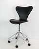 Kontorstol, Serie 7™ 3117, Sort læder, Forkromet stål, Fritz Hansen, Arne Jacobsen