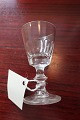 Antikt snapseglas med slibningFra ca. 1890