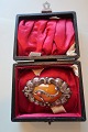 Antique brooch made of silver with a rear closed bagsideWith stone and made very beautiful Stamp: 830 S and the stamp from the goldsmithL: about 6cmIn the beautiful antique original box