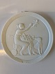 Royal Copenhagen Thorvaldsen Bisquit platte, Hyrdinde med Amor i rede. 13,5 cm