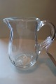 Antik flødekande af glas med sleben olivenmønsterH: ca 11cmGod stand