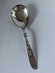 Serveringsske i SølvStemplet :3 tårne Produceret: 1943Længde 20,5 cm ca