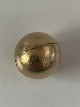 Smykkelås kuglelås af Ole Lynggaard i 18 karat guld. Diameter ca. 20,59 mm