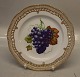 429-3554 Frugttallerken Vindruer Fad til lille rund frugtkurv, flad tallerken med gennemskåret bort 23 cm  Kongelig Dansk Porcelæn Flora Danica