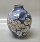 B&G Vase 17 cmBlomsterdekoration i relief Signeret Effie Hegermann-Lindencrone.