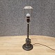 Bordlampesort og med svaner