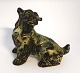 Royal Copenhagen. Stentøjs figur. Hund. Knud Kyhn. Model 20129. Længde 16 cm. (2 sortering) Se foto.