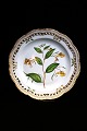 Royal Copenhagen Flora Danica fad med gennembrudt kant.  Dia:29 cm.  RC#20/3574...