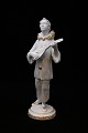Sjælden Bing & Grøndahl hvid porcelænsfigur dekoreret med guld af Pjerrot der spiller lut...