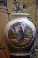 Royal Copenhagen Art Nouveau vase med motiv af Svinedrengen efter H. C. Andersens eventyr...