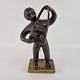 Skulptur af bronzeMand med taske