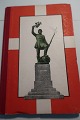 Lærebog for Hærens menige1. DelMidlertidig Udgave fælles for alle Vaaben, Korps og AfdelingerI komm. hos N. Olaf MøllerIndsat foto af Kong Frederik IX"Med Gud for Danmark"Inkl.flere udfoldelige tillæg med bl.a. informationer om feltuniformer o