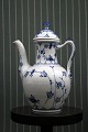 Royal Copenhagen Musselmalet Riflet lille kaffekande. H: 22cm.RC# 1/47...