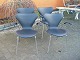 Arne Jacobsen 7´er stolen med armlæn , 4 stk i sort læder 5000 m2 udstilling