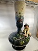 Vase.HidhørtÅlholm slot .nr 63-6 med figur Dreng ...