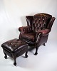Chesterfield Lænestol - Fodskammel - Ben Af sortlakeret Træ - Rødt Læder - 1920
