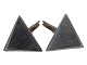 N.E. From SølvTrekantede manchetknapper med mat overflade fra ca. 1950-1960