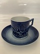 Royal Copenhagen Julekop år 1999Motiv: Hjem med træet