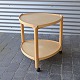 Bakkebord i bøgtre ben og hjul59 cm