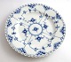 Royal Copenhagen. Musselmalet, Helblonde. Tallerken. Model 1085. Diameter 23,5 cm. (1 sortering).