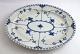 Royal Copenhagen. Musselmalet helblonde. Ovalt fad. Model 1147. Længde 29 cm. Bredde 23 cm. (2 sortering)