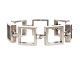 Hans Hansen armring i sterlingsølv med kvadratiske led. Stemplet Hans Hansen. Ledstr. 20x20mm. L: 20cm